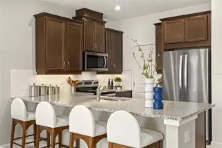 Photo #1: O6346939 Listing