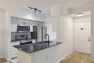 Photo #2: O6346969 Listing
