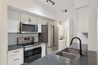 Photo #3: O6346969 Listing