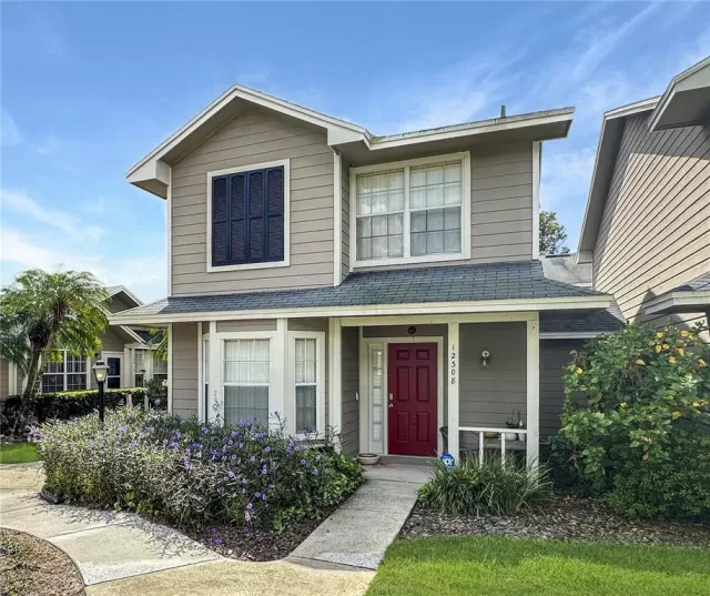 MLS: O6347153 Condo For Sale