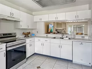 Photo #4: O6347153 Listing