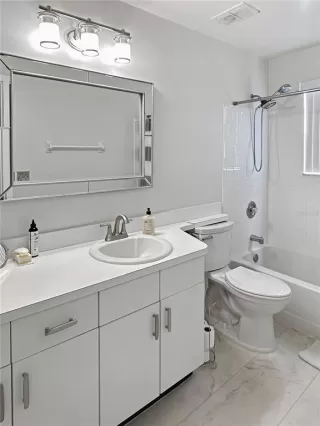 Photo #6: O6347153 Listing