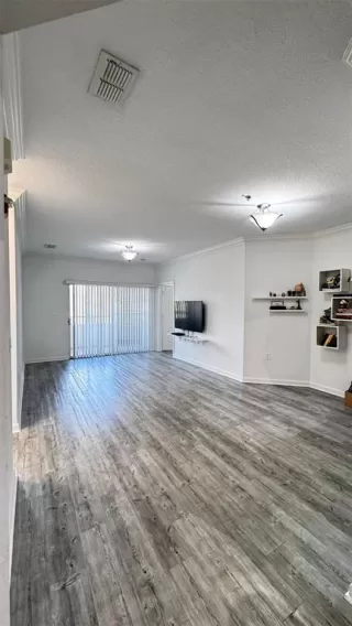 Photo #5: O6347247 Listing 