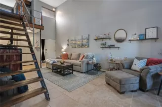 Photo #4: O6347255 Listing