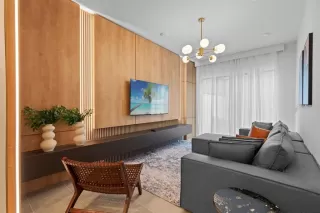 Photo #5: O6347403 Listing