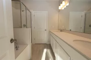 Photo #6: O6347747 Listing