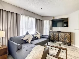 Photo #5: O6347863 Listing