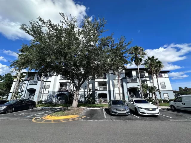 MLS: O6347885 Condo For Sale