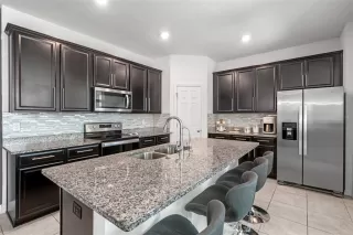 Photo #5: O6347965 Listing