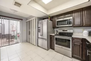 Photo #3: O6348136 Listing 