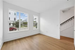 Photo #3: O6348185 Listing