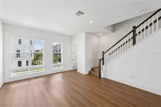 Photo #5: O6348185 Listing