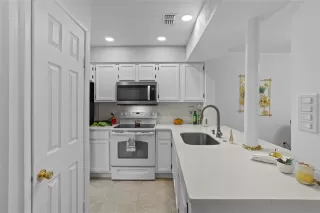 Photo #4: O6348482 Listing