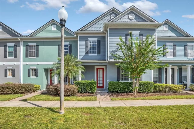 MLS: O6348591 Condo For Sale