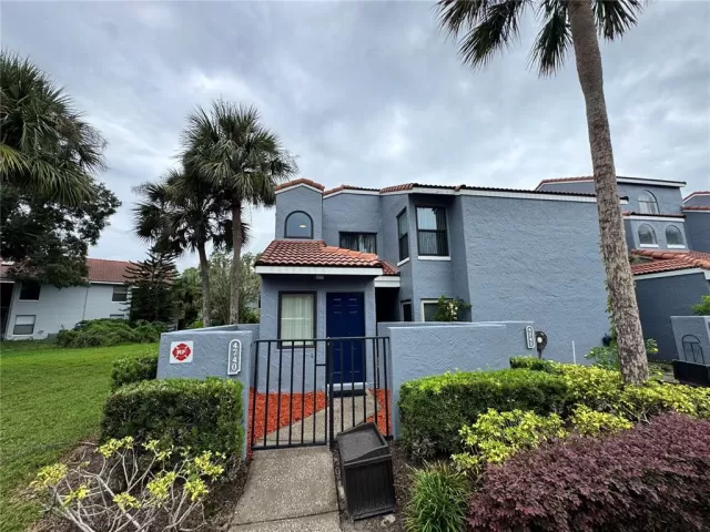 MLS: O6348962 Condo For Sale