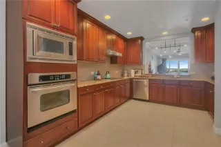 Photo #4: O6348992 Listing