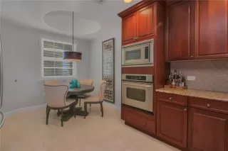 Photo #5: O6348992 Listing