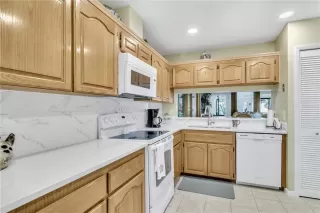 Photo #5: O6349547 Listing 