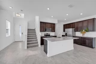 Photo #5: O6349850 Listing