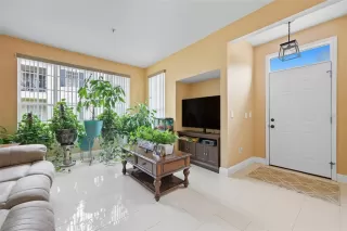 Photo #5: O6349851 Listing 