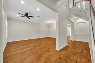 Photo #5: O6350294 Listing 