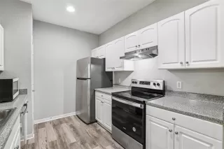 Photo #5: O6350492 Listing