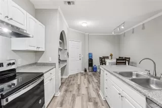 Photo #6: O6350492 Listing