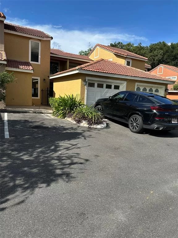 MLS: O6351067 Condo For Sale