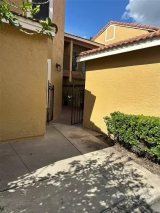 Photo #1: O6351067 Listing 