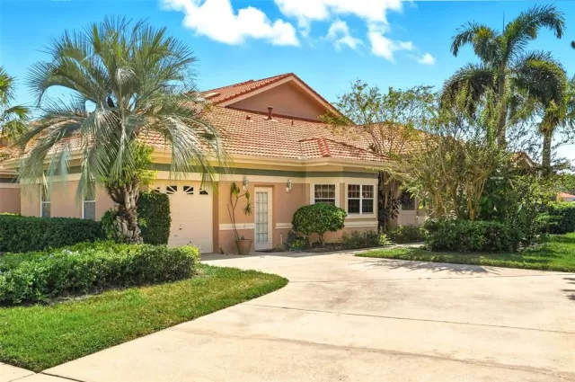 MLS: O6351089 Condo For Sale