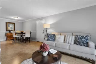 Photo #5: O6351243 Listing 