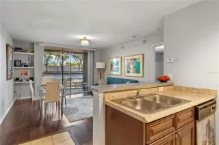 Photo #5: O6351335 Listing