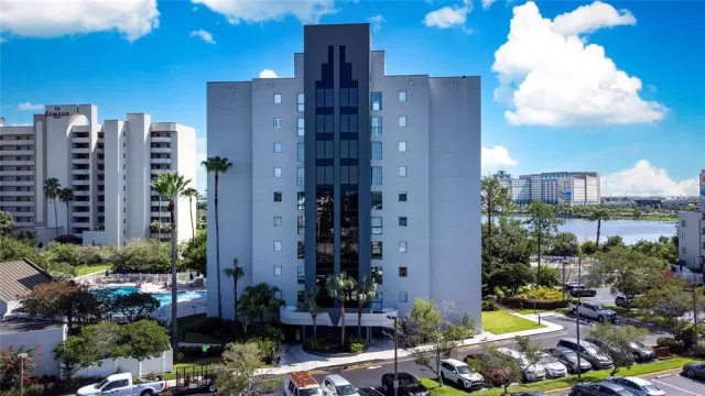 MLS: O6351652 Condo For Sale