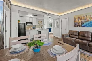 Photo #6: O6351652 Listing