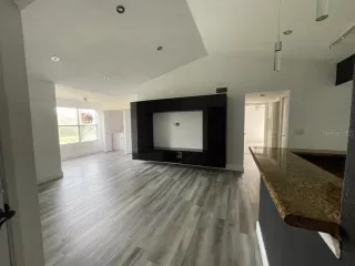 Photo #1: O6351756 Listing