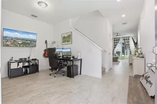 Photo #1: O6351808 Listing