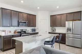 Photo #5: O6351808 Listing