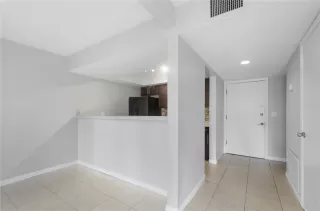 Photo #2: O6351855 Listing