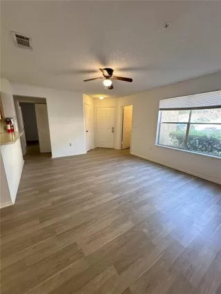 Photo #1: O6352066 Listing