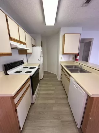 Photo #6: O6352066 Listing