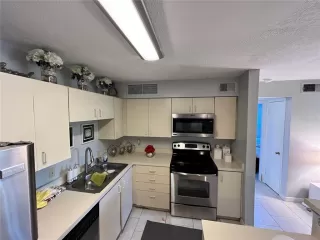 Photo #6: O6352097 Listing 