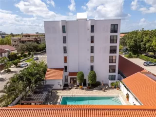 Photo #5: O6352115 Listing 