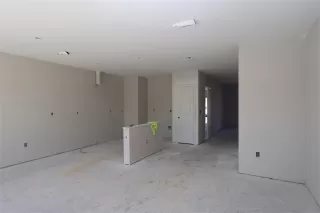 Photo #5: O6352119 Listing