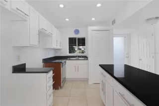 Photo #2: O6352174 Listing