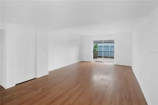 Photo #3: O6352174 Listing