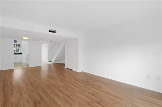 Photo #5: O6352174 Listing