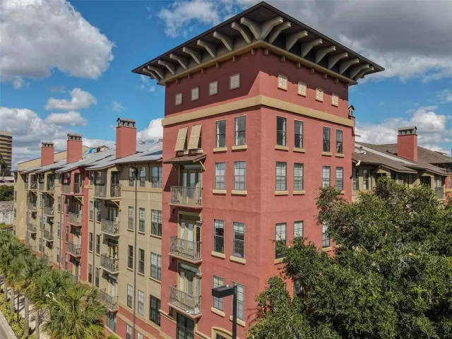 MLS: O6352240 Condo For Sale