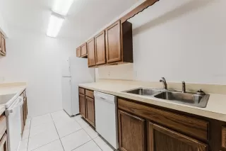 Photo #5: O6352437 Listing