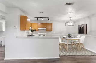 Photo #6: O6352991 Listing