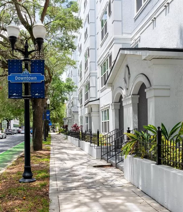 MLS: O6353044 Condo For Sale